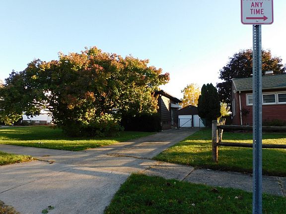 2nd image of 11251 Sharon Dr
