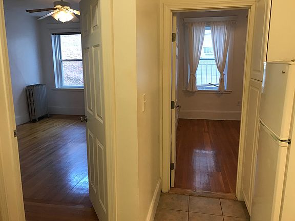 4th image of 26 Hemenway St APT 18