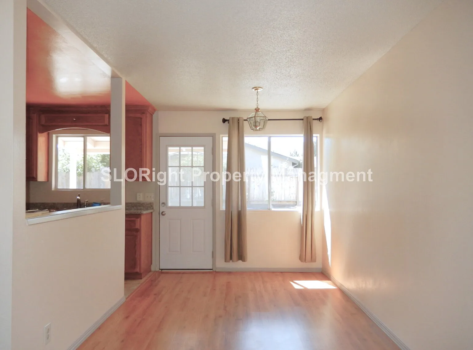 3 bed, 1.5 bath, 1040 sqft, $2,900 — Photo 4
