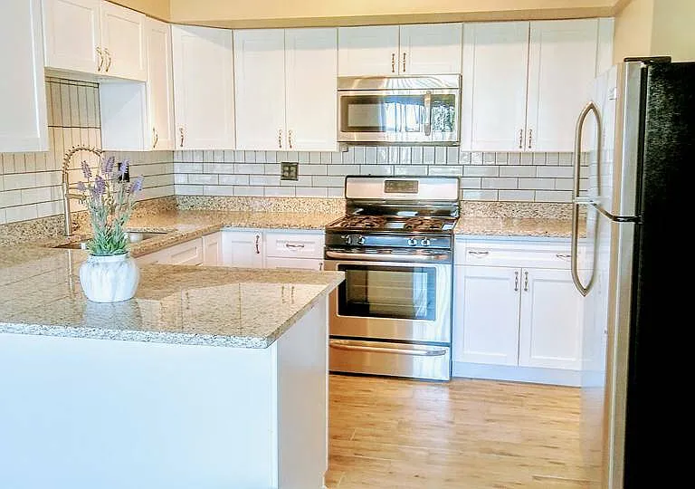 1939 E Missouri Ave #15 — Photo 27