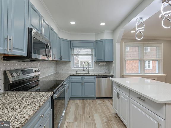4th image of 163 E Plumstead Ave