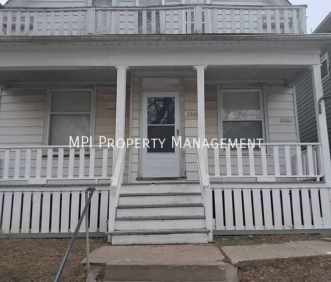 1946 N 39th St — Photo 23