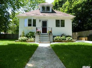 2780 Cedar Ave, Ronkonkoma, NY 11779