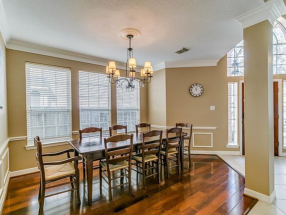 4th image of 5903 Bayberry Way