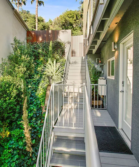 9416 Beverly Crest Dr — Photo 53