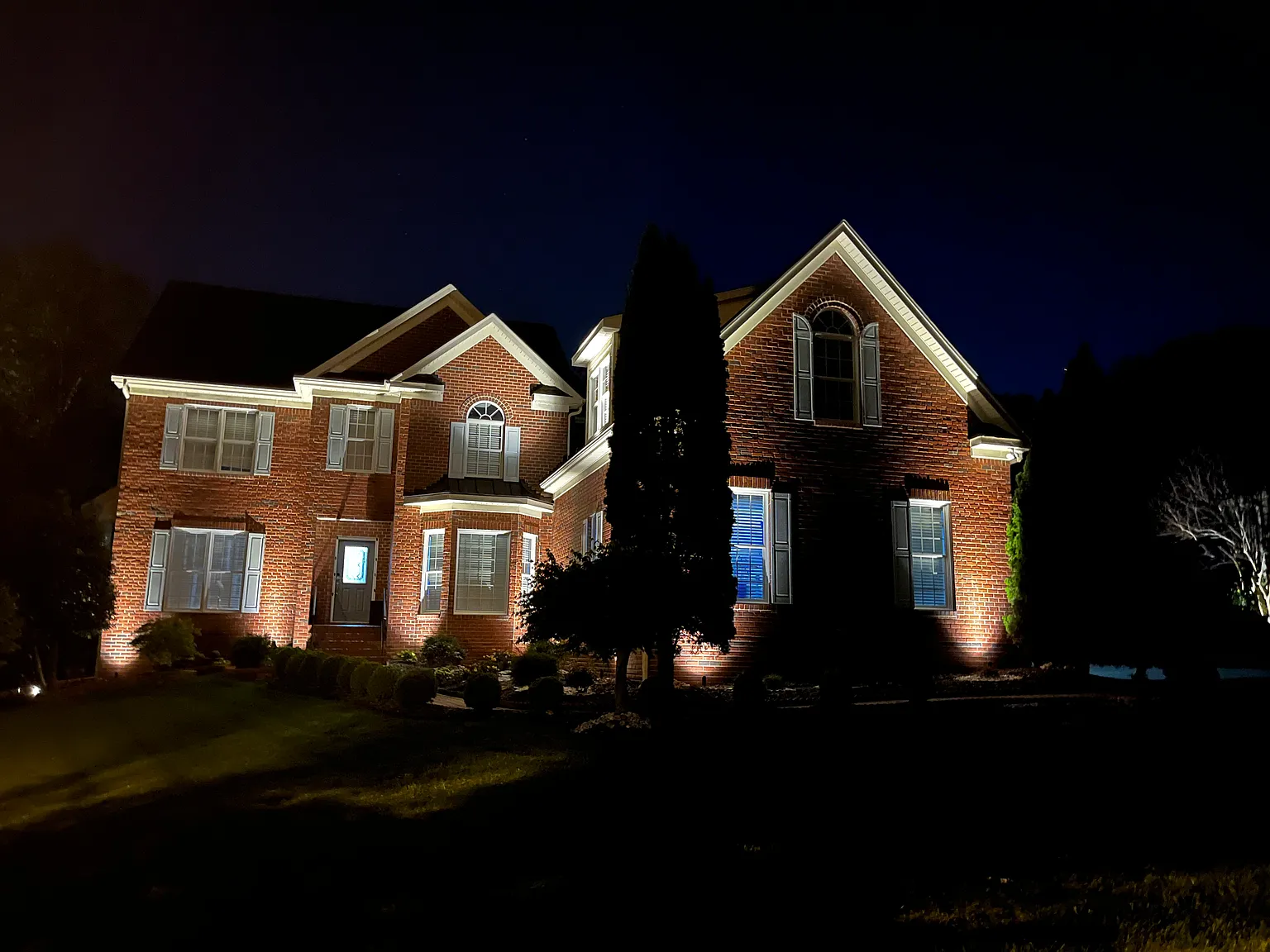 4 bed, 3584 sqft, $4,500 — Photo 2