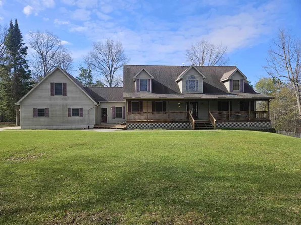 335 Pine St, Harrison, MI 48625