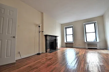 Rented by Manhattan Realty Group