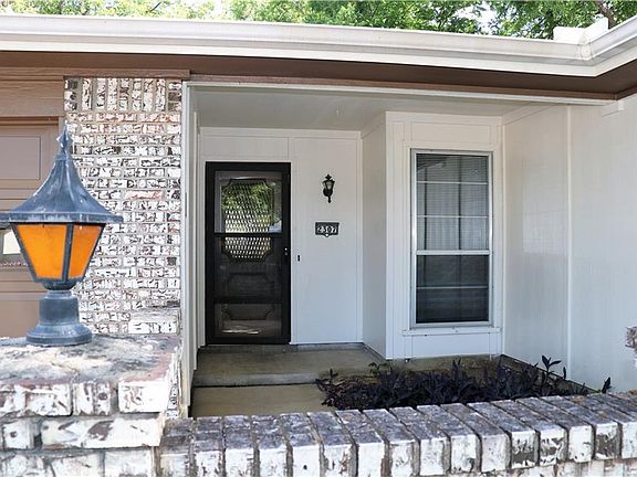 2nd image of 2307 Vineyard Dr