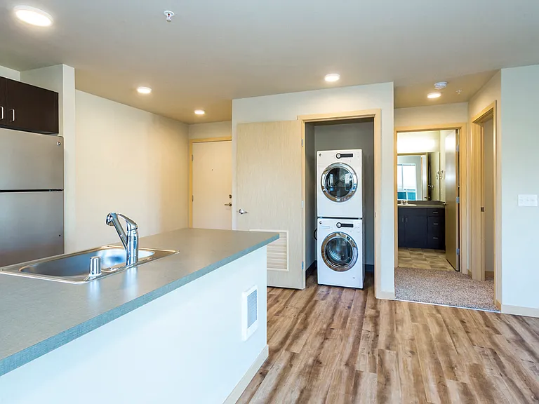 Grandview Apartments — Photo 14