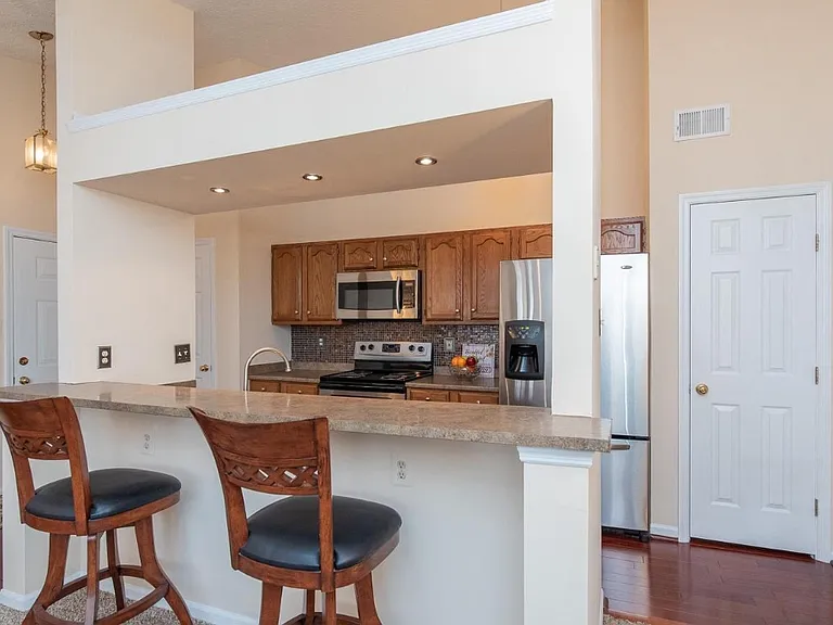 kitchen/bar