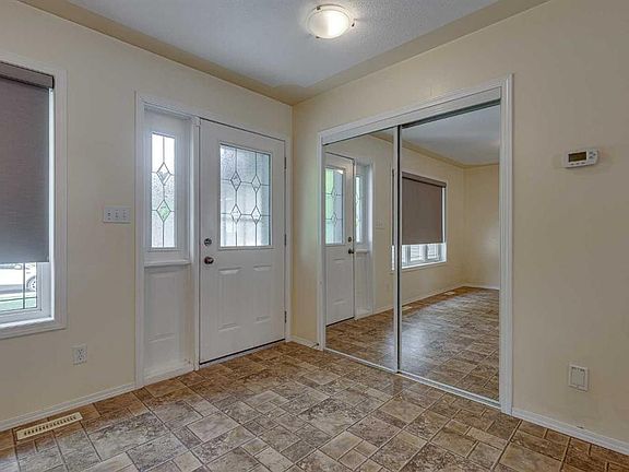 4th image of 82 W Ruttan Close