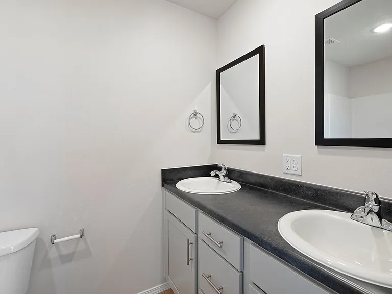 781 W Navajo St — Photo 20