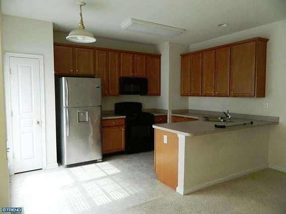5th image of 120 Hudson Dr
