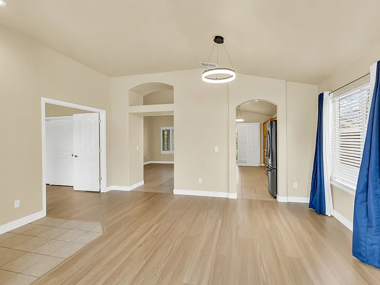 8795 Monterey Oaks Dr — Photo 13