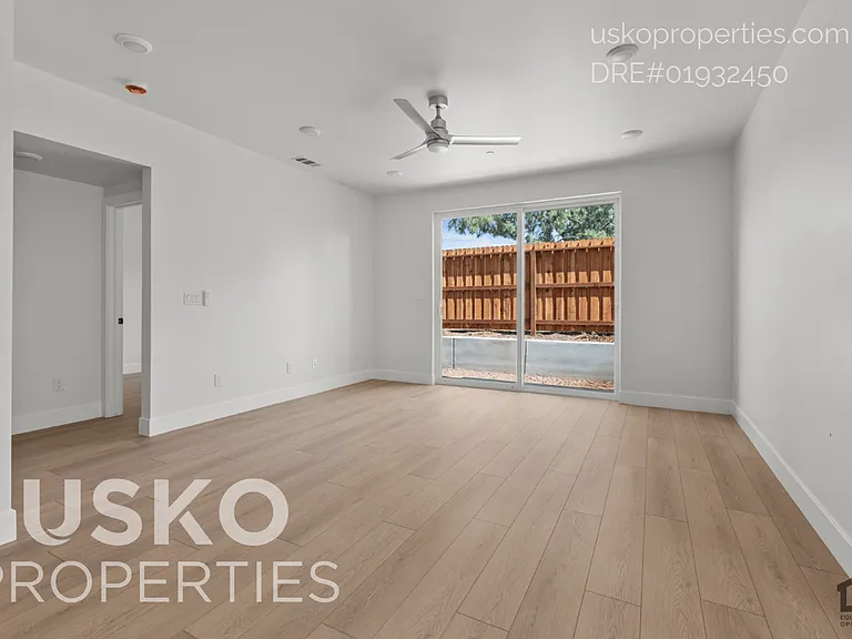 4843 Chippendale Dr #B — Photo 6