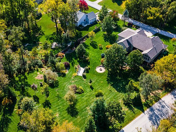 5th image of 2671 Leah Dr