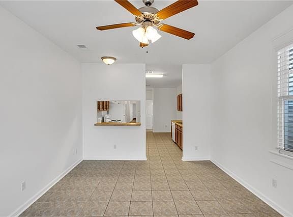 3rd image of 3605 Calhoun St #3605