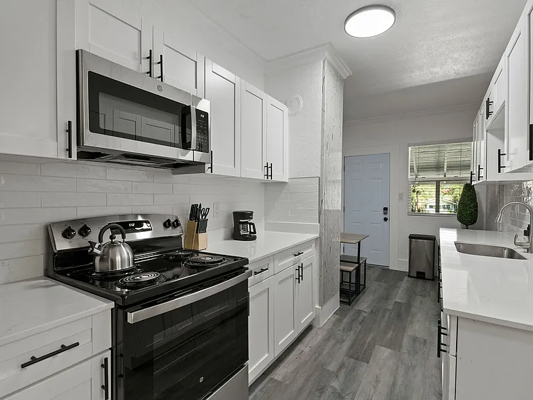 806 E Chelsea St #3A — Photo 6