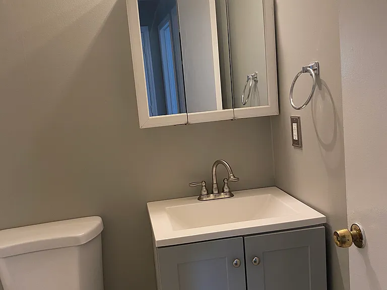 2044 Lenoa Ln — Photo 11