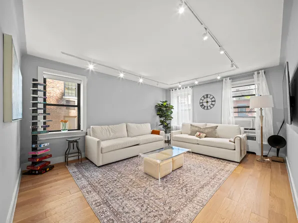 115 E 72nd St APT 5D, New York, NY 10021