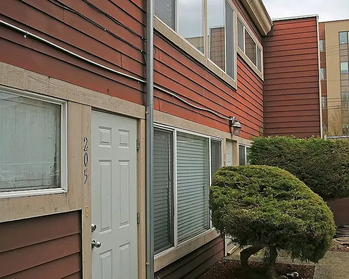 1810 Boylston Ave #205 — Photo 2