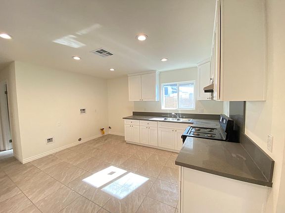 4th image of 3742 Garey Ave