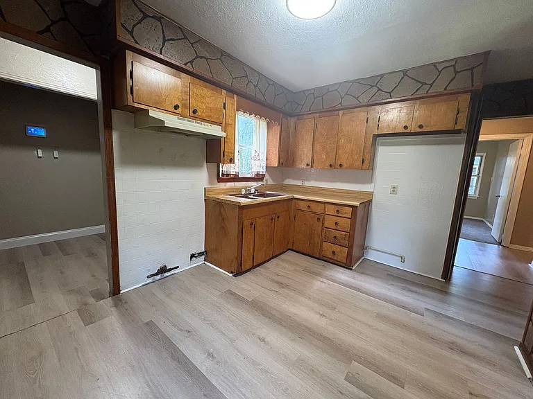 6301 Canal Blvd — Photo 8