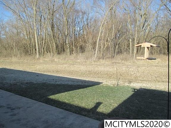 4th image of 411 River Bend Dr