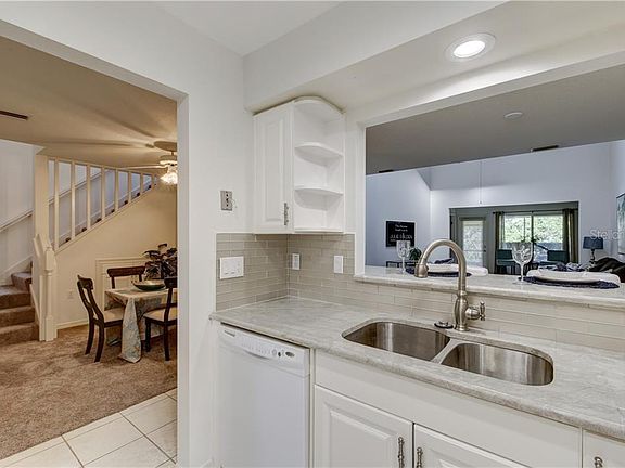 5th image of 13632 Lake Point Dr S