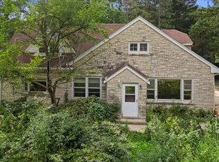 4995 S Small Rd, New Berlin, WI 53151
