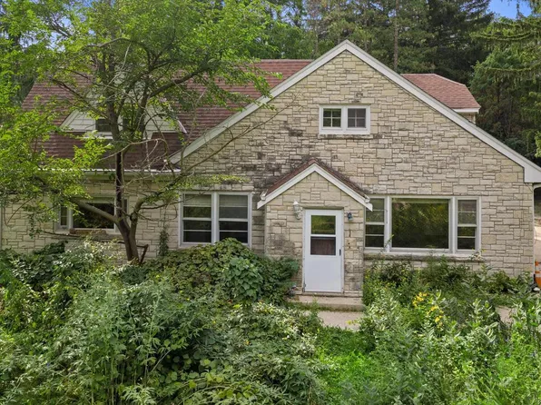 4995 S Small ROAD, New Berlin, WI 53151