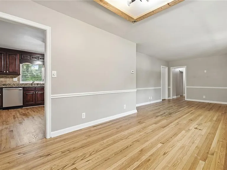 2140 Oakawana Dr NE — Photo 15
