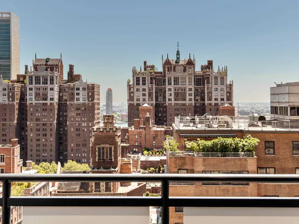 245 E. 40th Street image 10 of 36