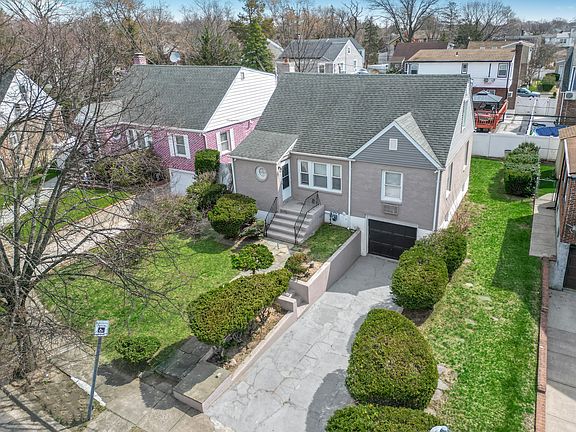 4th image of 5 Hawthorne Ln
