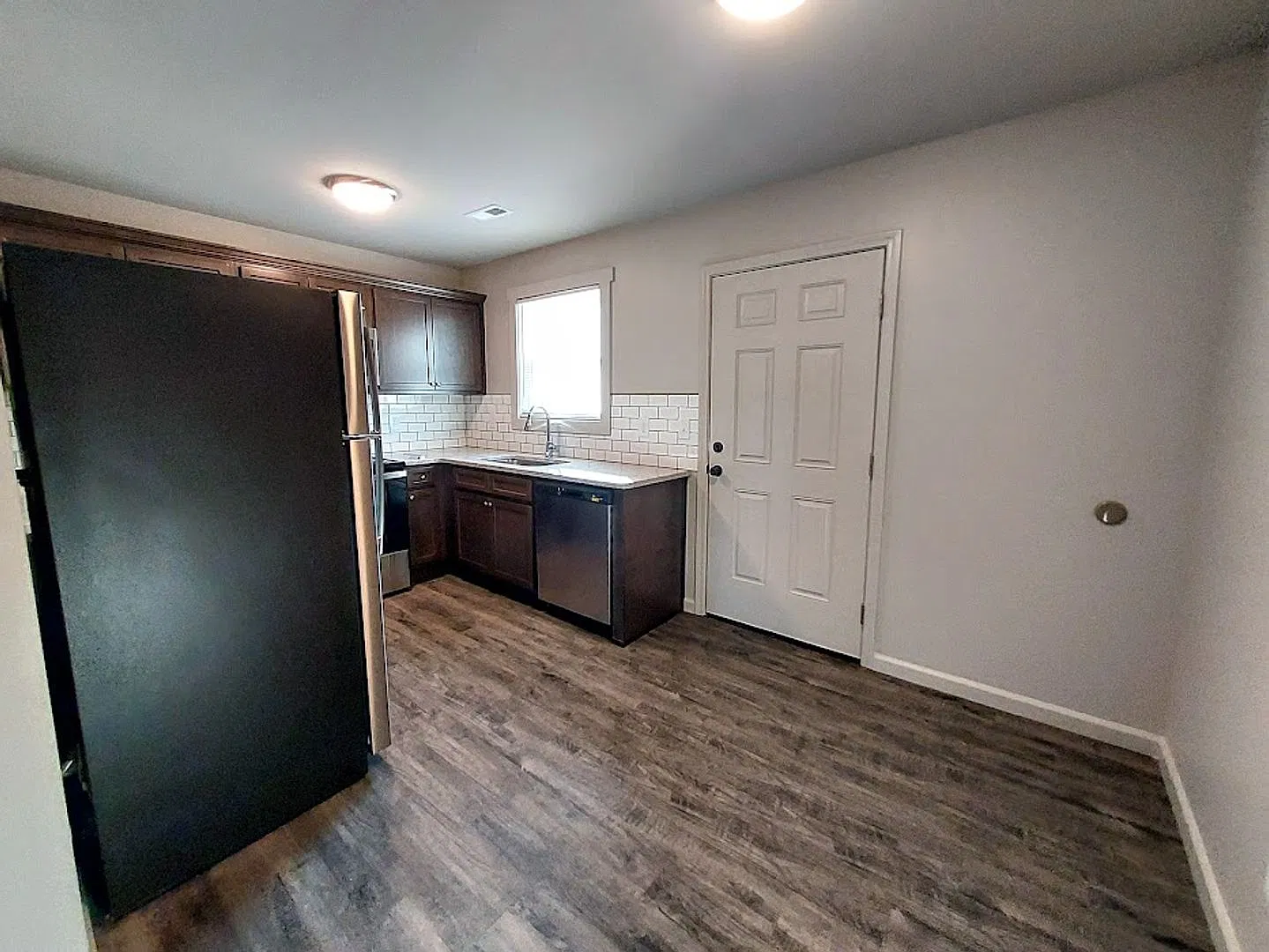 8 Stephanie Drive — Photo 3
