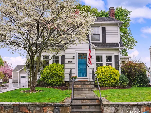 11 Olmstead Place, Norwalk, CT 06855