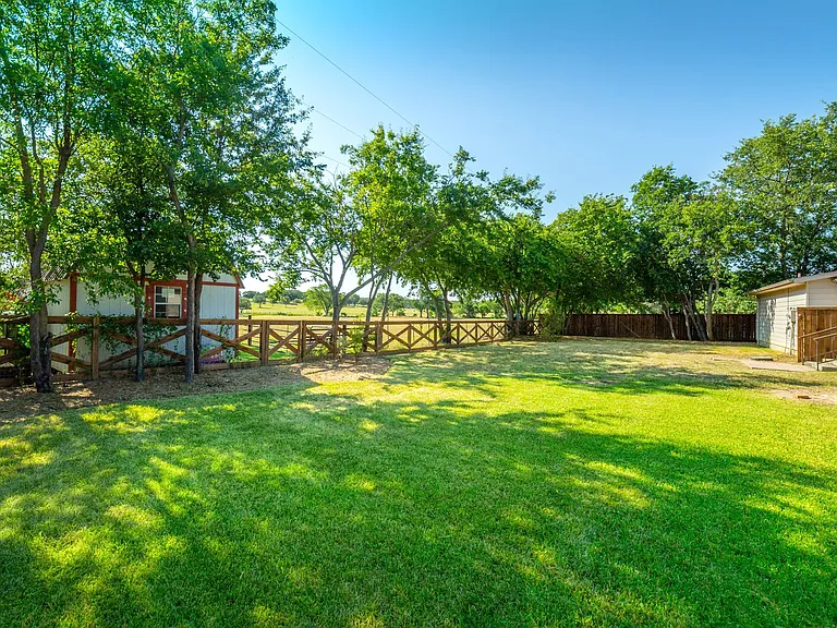 1049 Summerplace Ln — Photo 18