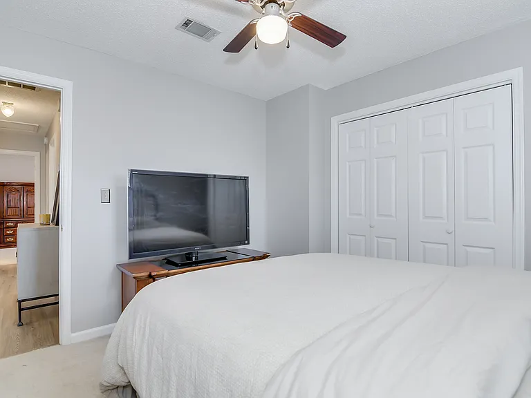 662 Tara Ln — Photo 16