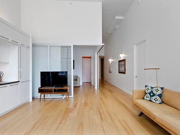 5th image of 27-28 Thomson Ave #246