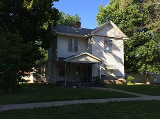 115 E North St, Mount Sterling, IL 62353