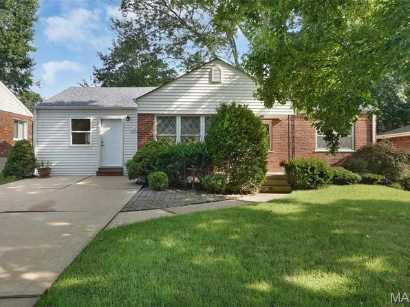 9451 Lodge Pole Ln, Saint Louis, MO 63126