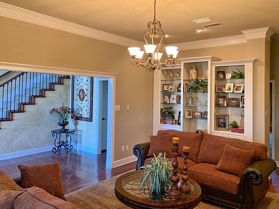 5th image of 15705 Farm Road 1730