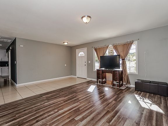 3rd image of 27230 Orangemont Way