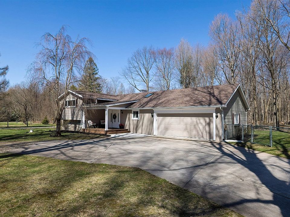 1st image of 6024 Red Pine Ln