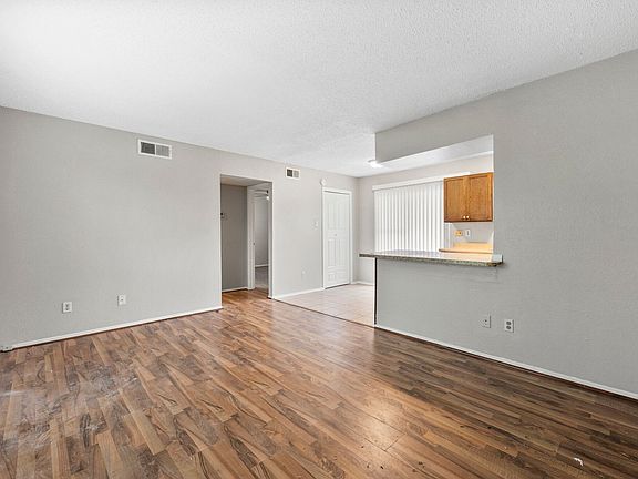 3rd image of 8000 Cambridge Cir APT A