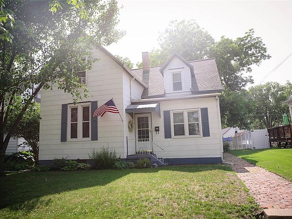 2nd image of 704 Zschokke St
