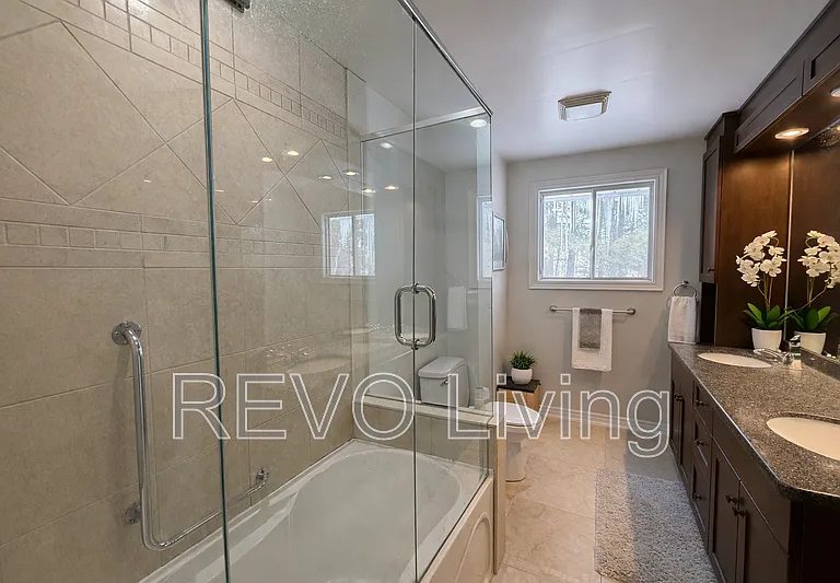 1490 York Rd #UPPER — Photo 6