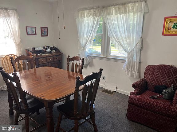 5th image of 216 E Olive St