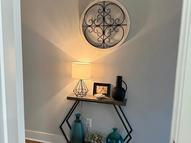 Hampton Cir — Photo 9